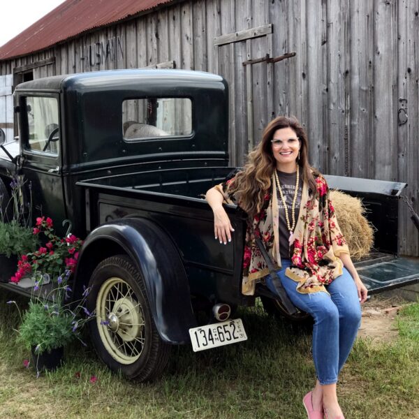 RoundTop Antiques Week in Texas 2026: Where to Stay, What to Bring, and How to Shop It Well